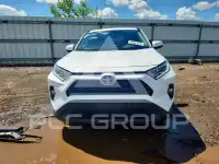 2021 Toyota RAV4 фото