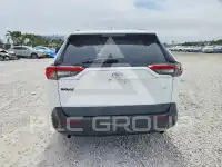 2021 Toyota RAV4 фото
