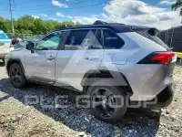 2021 Toyota RAV4 фото