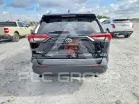 2021 Toyota RAV4 фото