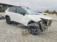 2021 Toyota RAV4 фото