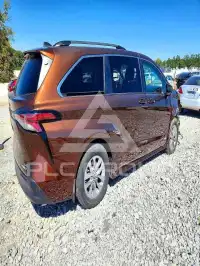 2021 Toyota SIENNA фото