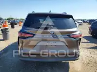 2021 Toyota SIENNA photo