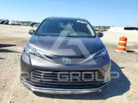 2021 Toyota SIENNA photo