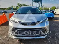 2021 Toyota SIENNA photo