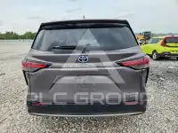 2021 Toyota SIENNA photo