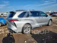 2021 Toyota SIENNA photo