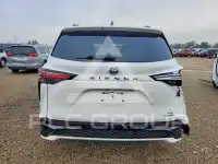 2021 Toyota SIENNA photo