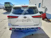 2021 Toyota Highlander photo