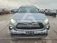2021 Toyota Highlander photo