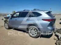 2021 Toyota Highlander photo