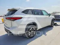 2021 Toyota Highlander photo