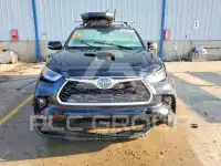 2021 Toyota Highlander photo