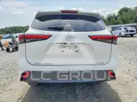 2021 Toyota Highlander photo