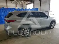 2021 Toyota Highlander photo