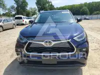 2021 Toyota Highlander photo