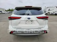 2021 Toyota Highlander photo