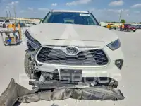 2021 Toyota Highlander photo