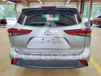 2021 Toyota Highlander photo