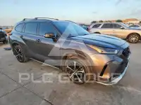 2021 Toyota Highlander photo