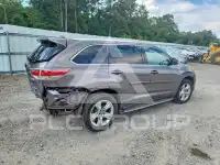2016 Toyota Highlander photo