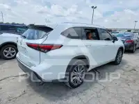 2021 Toyota Highlander photo
