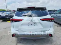 2021 Toyota Highlander photo