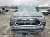 2021 Toyota Highlander photo