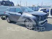 2021 Toyota Highlander photo