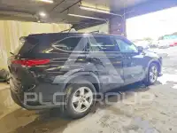 2021 Toyota Highlander photo