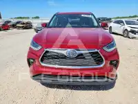 2021 Toyota Highlander photo