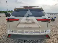 2021 Toyota Highlander photo