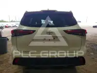 2021 Toyota Highlander photo