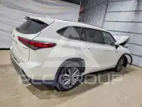 2021 Toyota Highlander photo