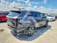 2021 Toyota Highlander photo