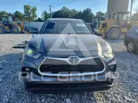 2021 Toyota Highlander photo