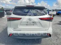 2021 Toyota Highlander photo