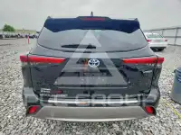 2021 Toyota Highlander photo