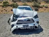 2021 Toyota Highlander photo