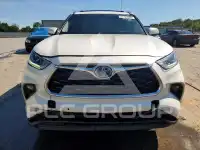 2021 Toyota Highlander photo