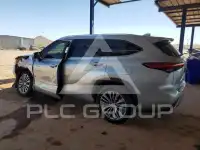2021 Toyota Highlander photo