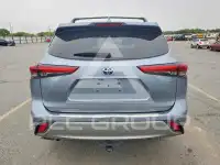2021 Toyota Highlander photo