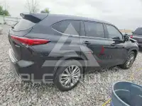 2021 Toyota Highlander photo