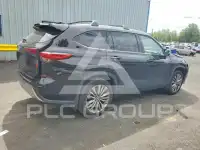 2021 Toyota Highlander photo