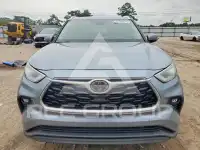 2021 Toyota Highlander photo