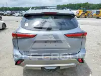 2021 Toyota Highlander photo