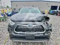 2021 Toyota Highlander photo