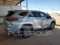 2021 Toyota Highlander photo