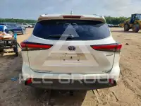 2021 Toyota Highlander photo