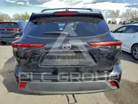 2021 Toyota Highlander photo